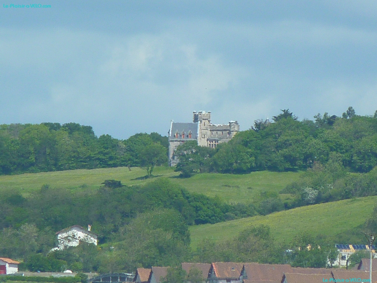 Château Observatoire Abbadia - Vue depuis Hendaye — ⑴ Château Observatoire Abbadia