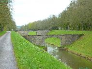 Canal du Nivernais en Tranchée près de Pazy