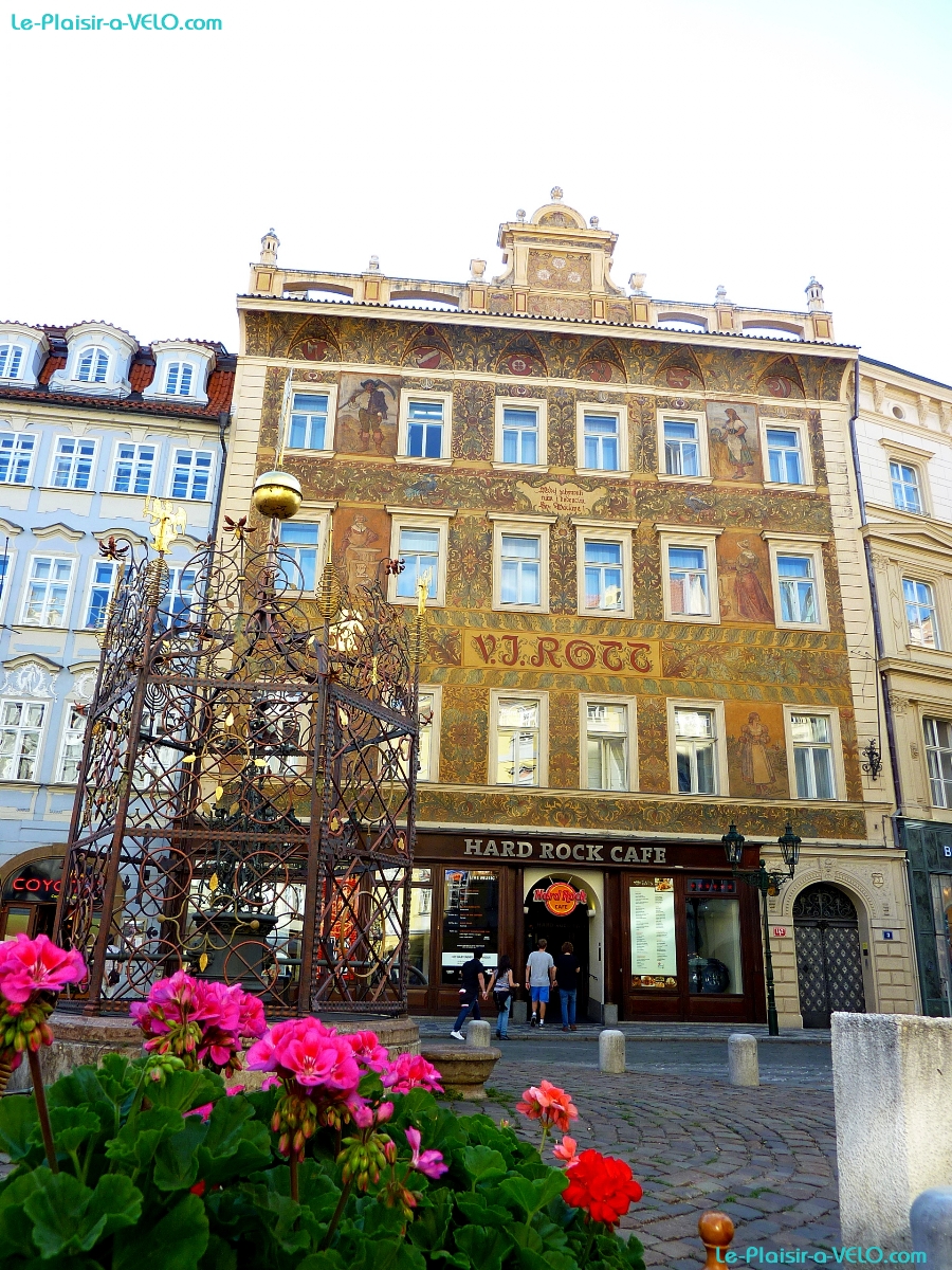 Praha - Kašna na Malém náměstí