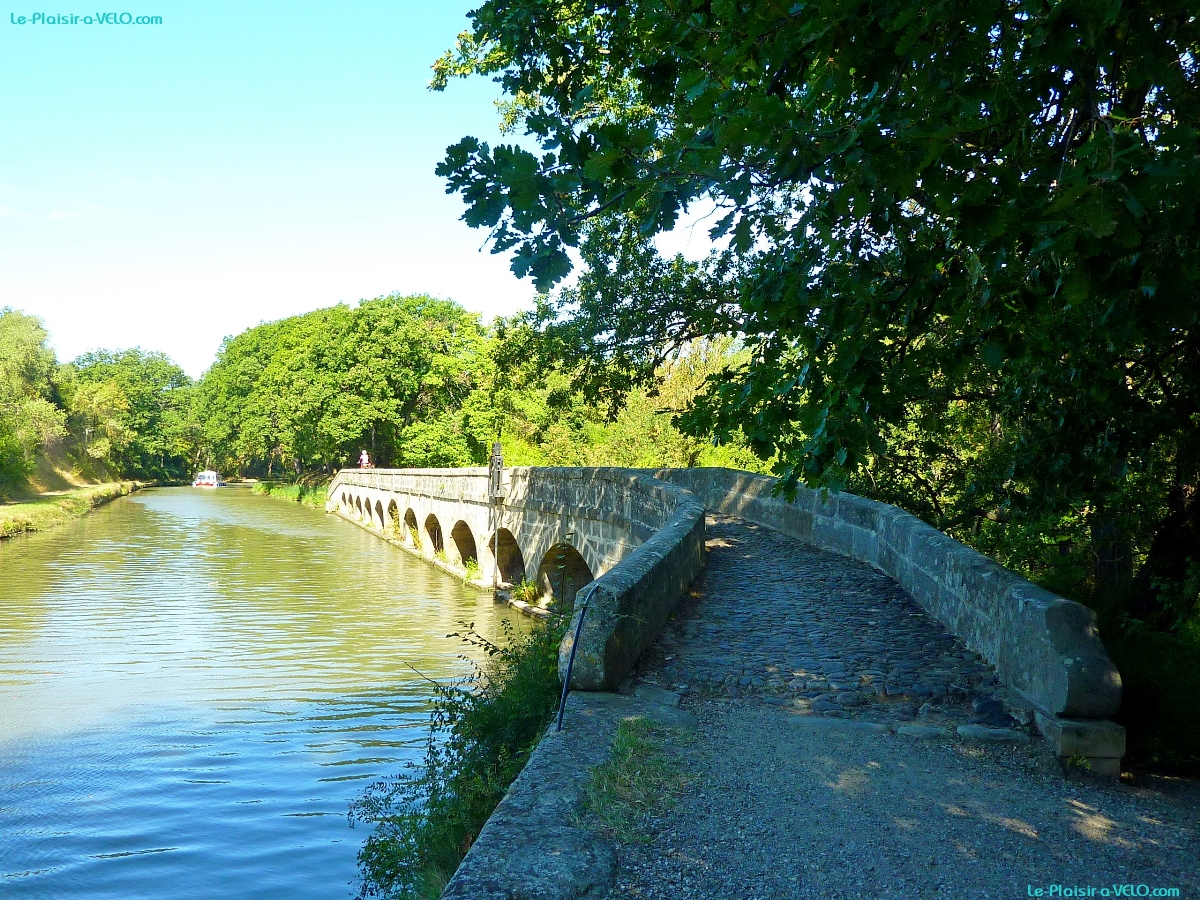 Canal du Midi - Pont-canal et épanchoir de l'Argent-Double