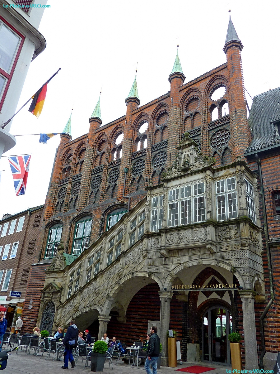 Lübeck - Historische Rathaustreppe 