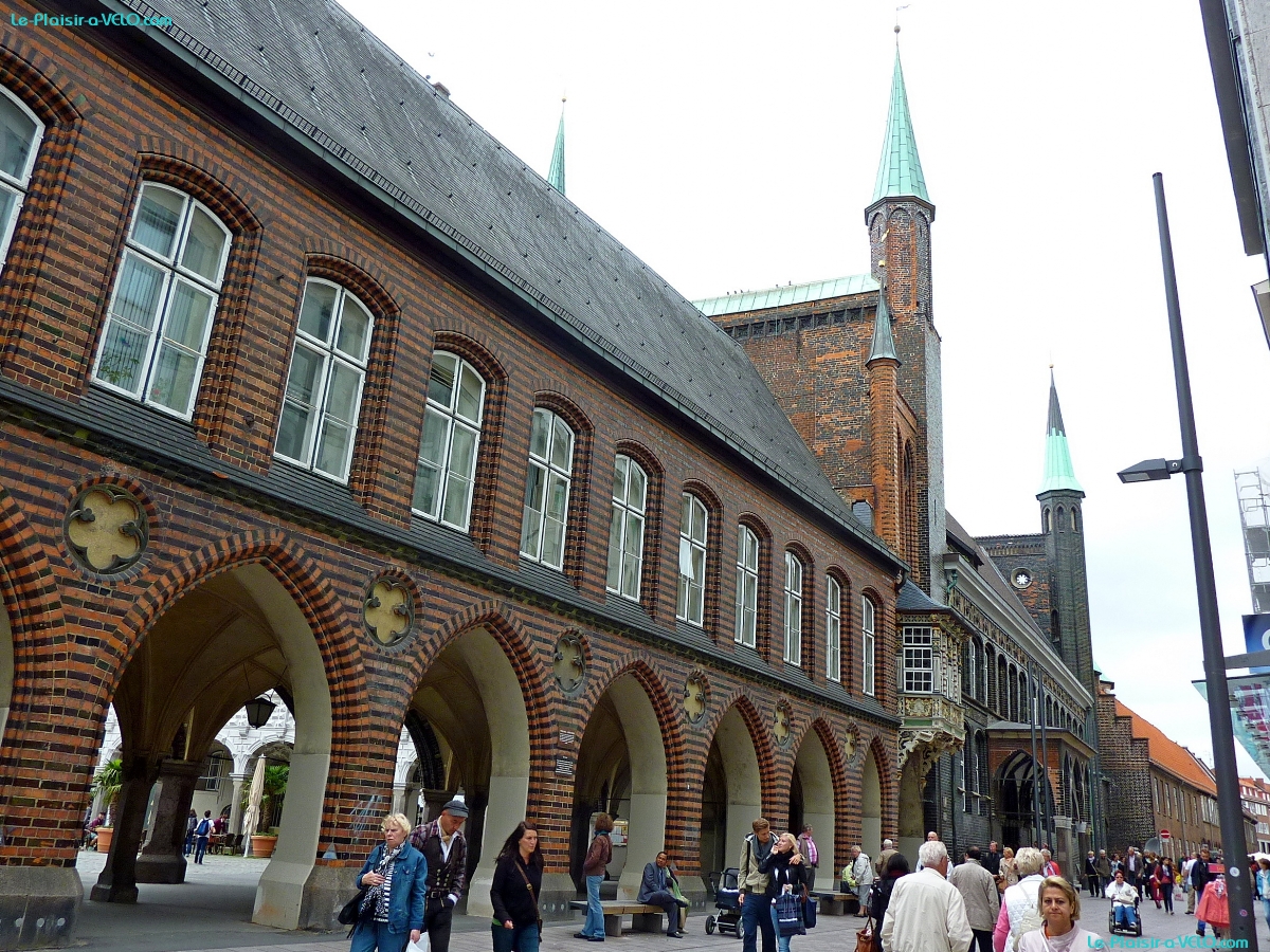 Lübeck - Historische Rathaustreppe 