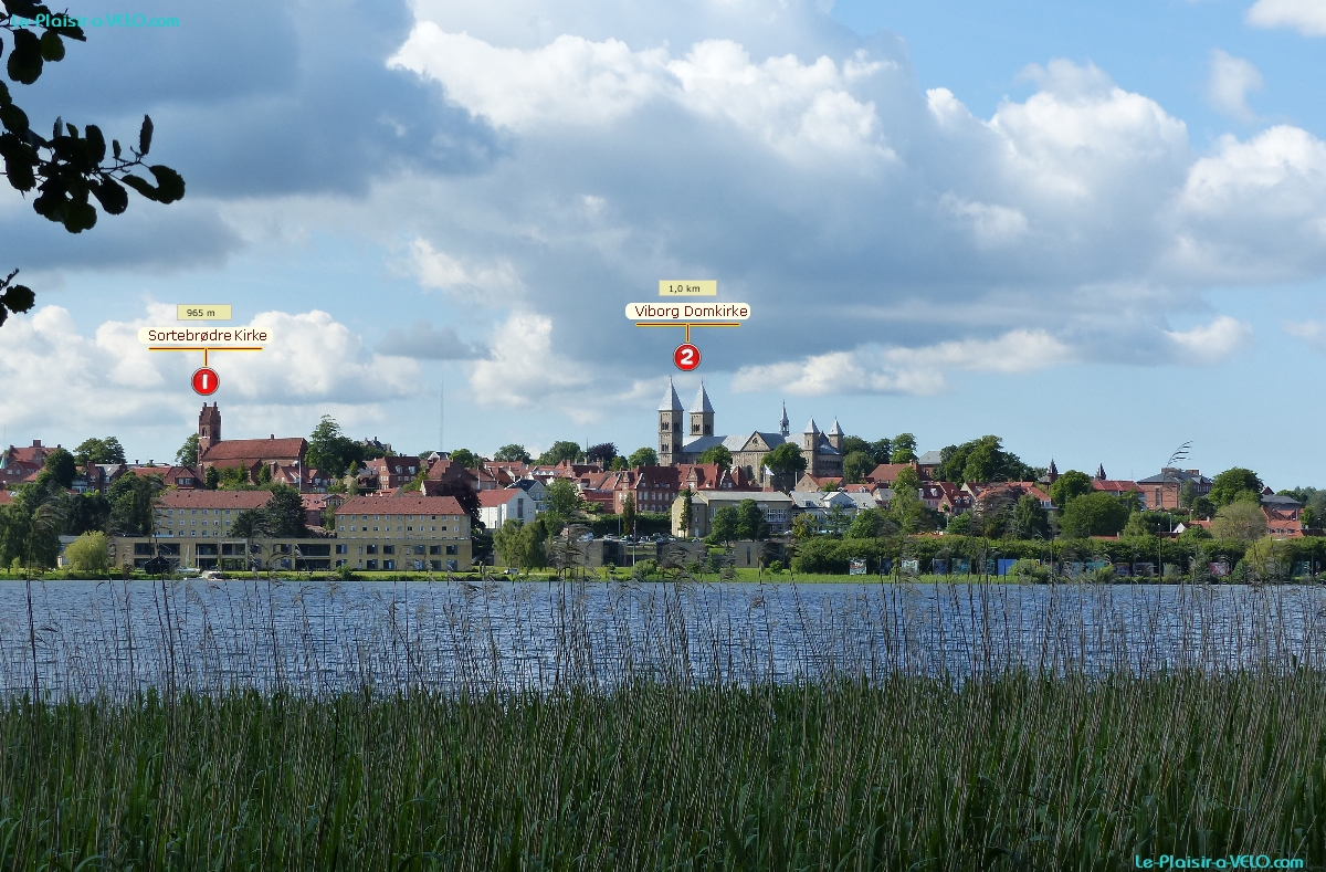 Viborg — ⑴ Sortebrødre Kirke — ⑵ Viborg Domkirke