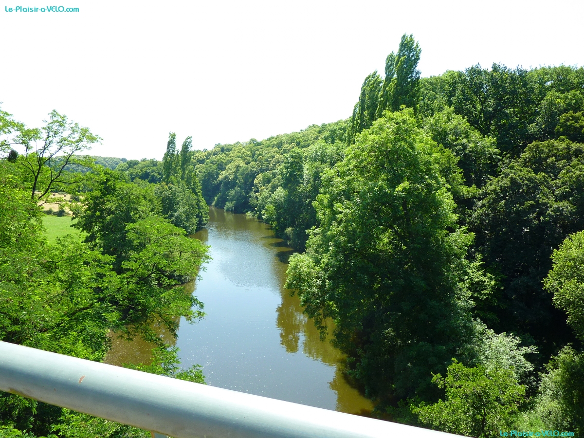 Voie Verte "Laval - AmbriÃ¨res-les-VallÃ©es" - Viaduc de la Rosserie sur la Mayenne