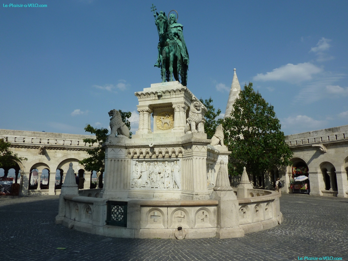 Budapest - Szent IstvÃ¡n kirÃ¡ly lovasszobra (HalÃ¡szbÃ¡stya)
