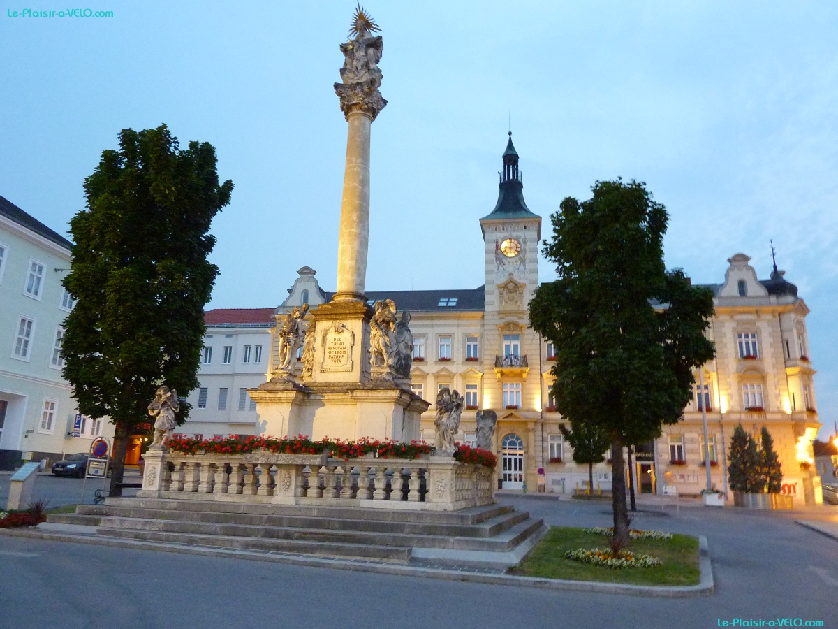 Mistelbach an der Zaya - Hauptplatz et Rathaus