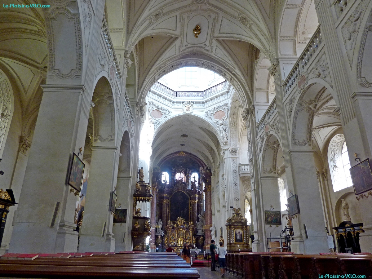 Praha - Kostel NejsvÄ›tÄ›jÅ¡Ã­ho SalvÃ¡tora (Ã‰glise Saint-Sauveur de Prague)