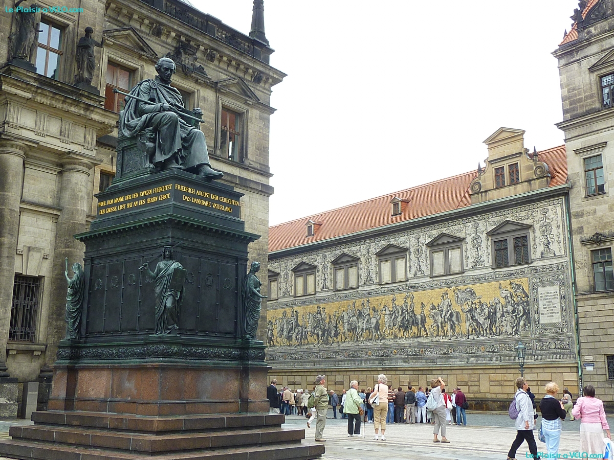 Dresden - Denkmal "Friedrich August dem Gerechten"