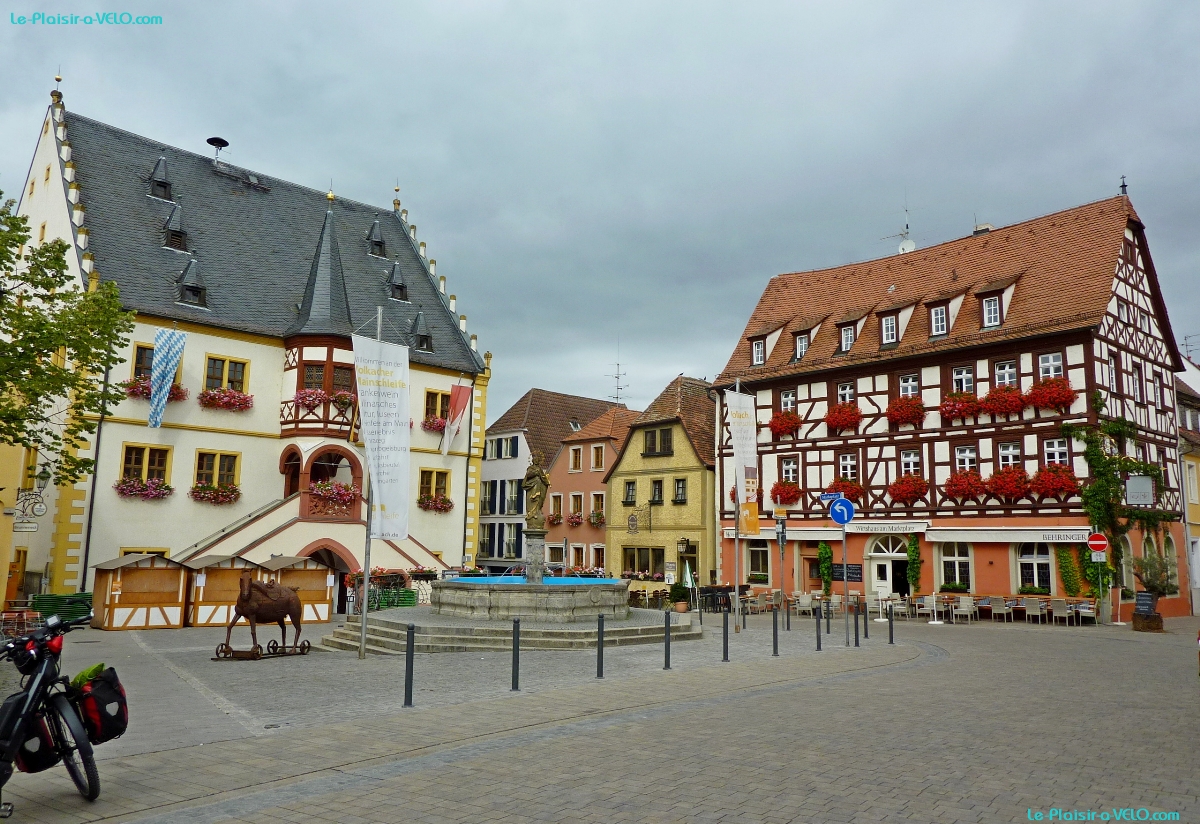 Volkach - Rathaus & Marktplatz