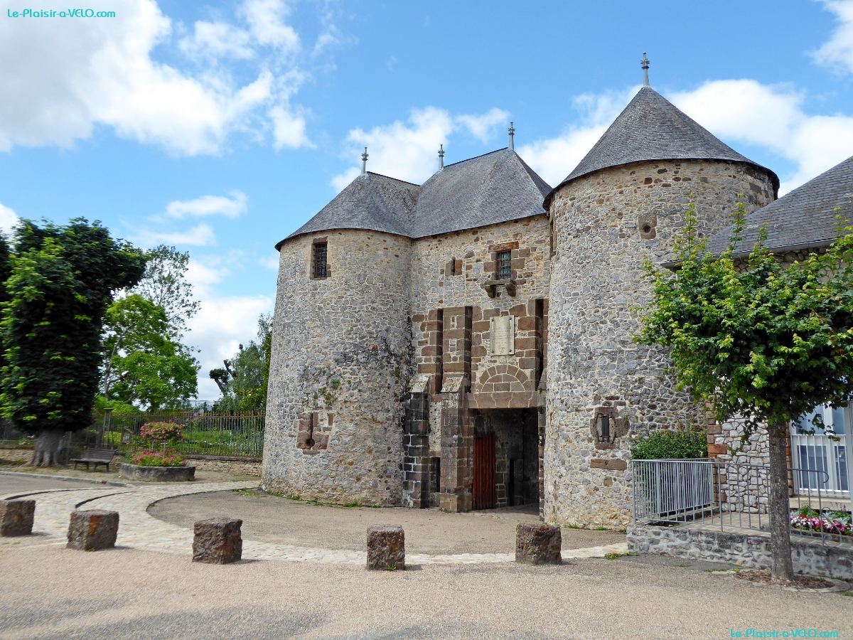 Fresnay-sur-Sarthe - Château de Fresnay