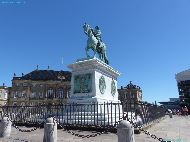 KÃ¸benhavn (Copenhague) - Amalienborg - Rytterstatuen