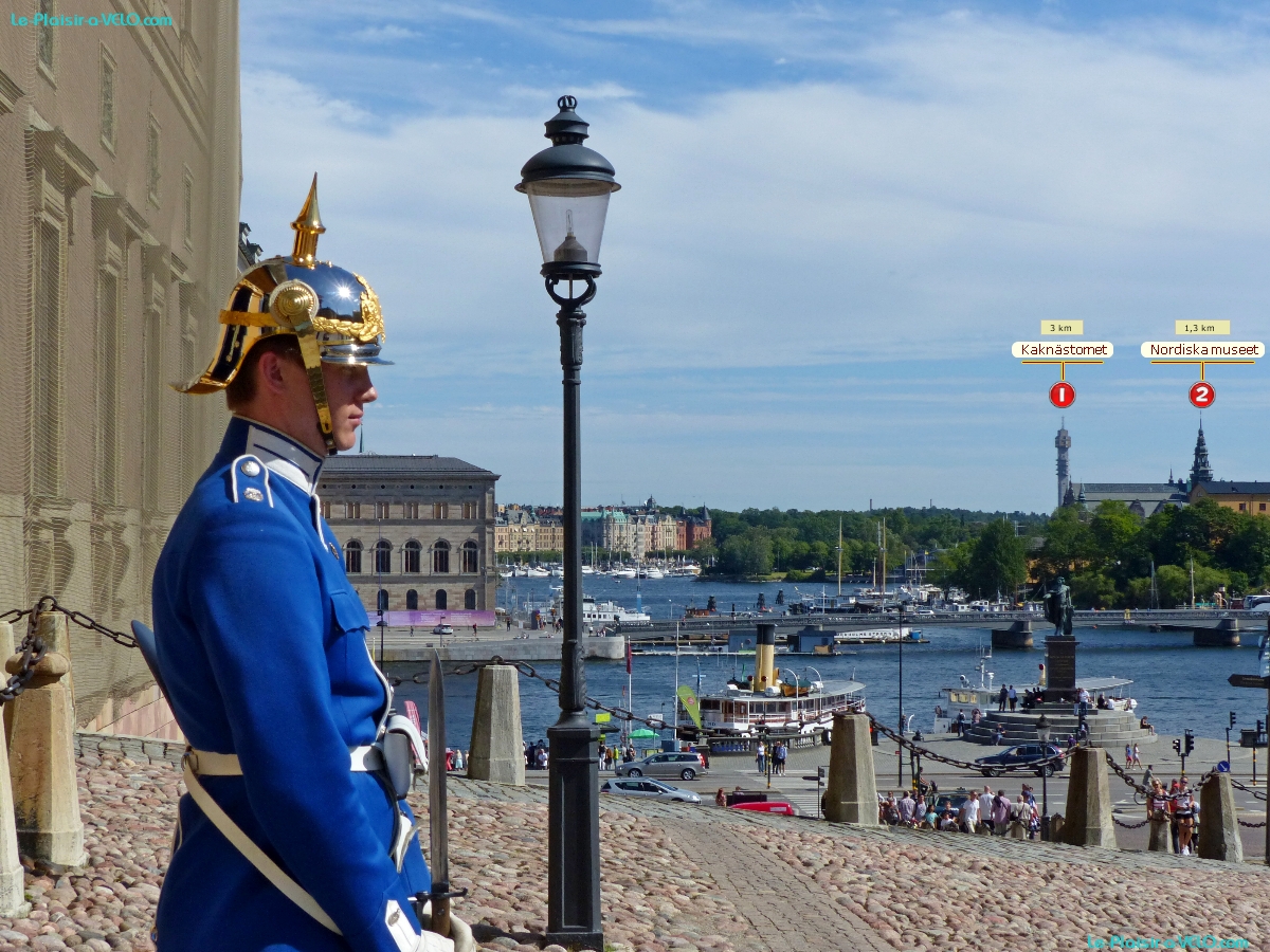 Stockholm - Kungliga slottet &mdash; ⑴ Kaknästornet &mdash; ⑵ Nordiska museet